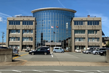 �����{��