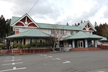 �����{��