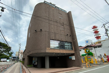 �����{��